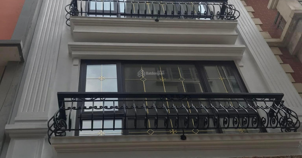 Bán nhà phân lô Hoàng Quốc Việt - Nghĩa Tân 50m2, MT 4.5m, Giá 16ty 0382 276 ***