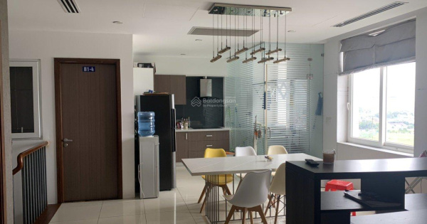 Bán siêu phẩm CHCC Sky Center Tân Bình 139m2 3PN 3WC tầng cao view thoáng 7,7 tỷ. LH: 0944 904 ***