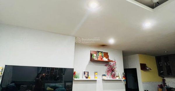 Cho thuê 2 phòng ngủ full nội thất giá 13 triệu/th, nhà trống giá 11 triệu/th. 0932 011 ***