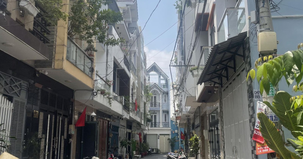 Bán nhà đường 8m Phường Tân Sơn Nhì. DT 4,3x13m. Trệt 3 lầu mới. Giá 7 ...