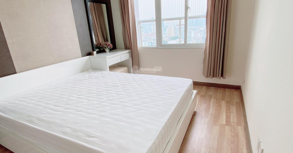 Chính chủ cần bán căn hộ chung cư The Morning Star, 2 phòng ngủ, giá 4,8 tỷ không NT 0909 445 ***