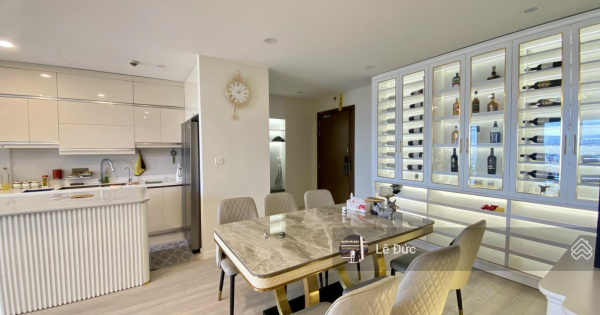 Bán gấp CH 135m2 tòa N03T6 - 3 phòng ngủ 3WC ban công hướng Nam. LH: 0924 691 ***