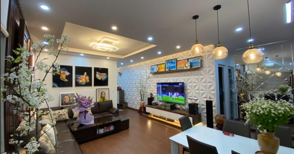 Mình cần tiền nên bán gấp căn hộ 3PN - 2WC ở tháp Đông, nhà đã làm nội thất đẹp. 0911 532 ***