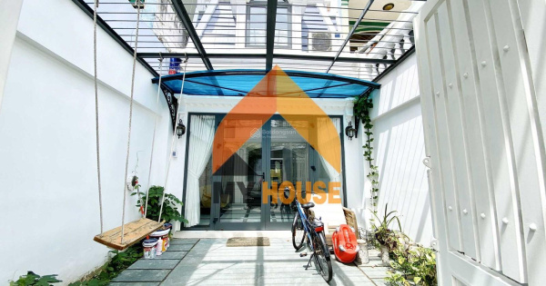 Em xinh, em nhà xinh đẹp và lung linh hơn các em khác tại Thảo Điền - Q2