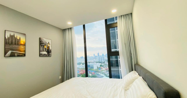 Cần bán ngay căn hộ 2PN với đầy đủ nội thất cao cấp diện tích 80m2 giá 6.9 tỷ tại Everrich Quận 5