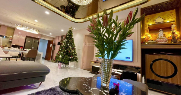 Duy nhất căn penthouse 670m2, 5 ngủ + 1, full nội thất, chung cư Golden Palace. Giá 38.5 tỷ có TL