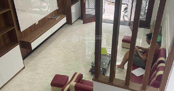 Bán nhà ngõ 243 Tam Trinh, 50m ra phố, oto đỗ cổng, dân xây, 4 tầng, 31m2, 4.35 tỷ, SĐCC