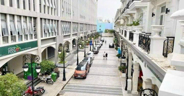 Chuyển nhượng The Pegasuite 1-căn hộ 2PN 2WC 68m2. HĐMB giá 3,25tỷ. Sổ hồng giá 3,6tỷ. LH0937 396 ***