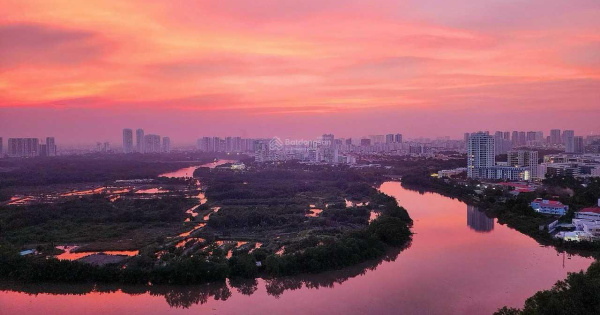 Cần tiền bán gấp căn cao cấp Riveside, 240m2, 13.9 tỷ, LH 0919 243 ***