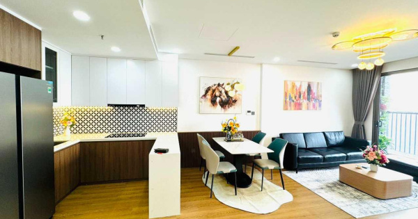 Gia đình cần bán gấp căn hộ Sun Square, DT 125m2, tầng trung view thoáng, sổ đỏ cầm tay giá 8,5 tỷ