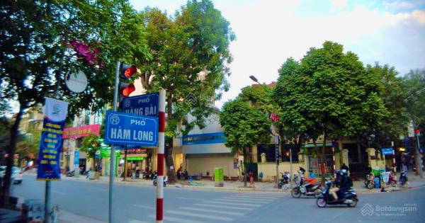 Cần bán nhà phố Hàm Long, Hoàn Kiếm. DT sổ 50m2 x MT 4m. Ngõ rộng 4,5m - Nhà cách MP đúng 30m