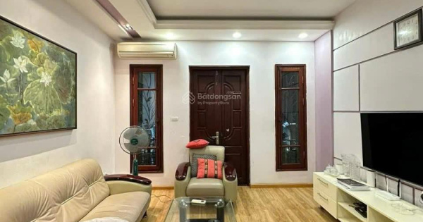 Cho thuê nhà 65m2*5 tầng, full đồ, ngõ 62 đường Nguyễn Chí Thanh, Đống Đa, giá 25 triệu/th