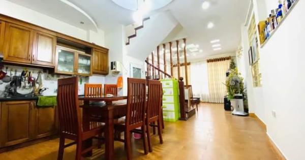 Hạ chào 1 tỷ! Bán nhà Đào Tấn, nội thất cao cấp, ngõ nông, giáp phố, 62m2*4T