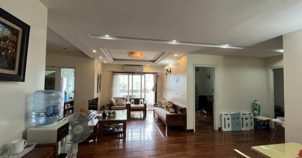 Bán căn hộ chung cư tại M3M4 Nguyễn Chí Thanh DT 160m2 căn góc 3PN - 2WC nhà đẹp full đồ