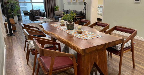 Cần bán gấp căn hộ ban công Đông Bắc 136m2 tòa B có slot 200k tầng trung 4PN3VS nhà đẹp view thoáng