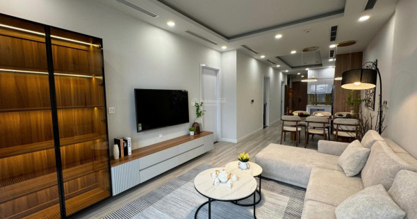 E Việt quản lý quỹ căn ngoại giao, giá gốc tốt nhất Pandora Triều Khúc, bao sang sổ sang tên