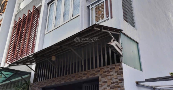 Nhà 3 lầu gần Vạn Phúc, hẻm xe hơi khu dân cư, sát đường Hiệp Bình, sổ hồng