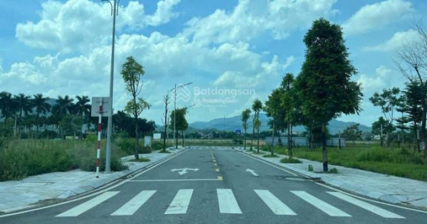 Bán nhanh lô góc Đông Nam 3 mặt thoáng LK9 diện tích 146m2, view công ...