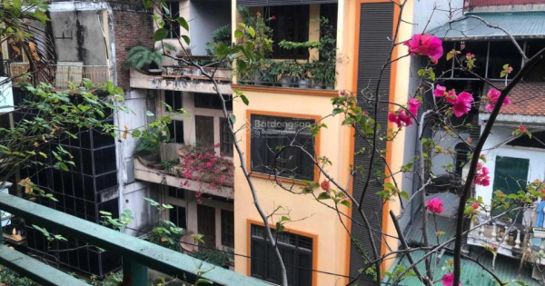 Bán nhà ngõ 286 Kim Mã, DT 35 m2 x 4 tầng xây chắc chắn, MT 3,5 m, vuông vắn, giá 7 tỷ