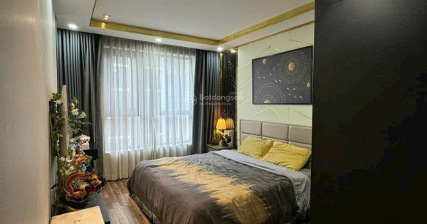 Căn hộ Giai Việt cần bán 3PN 150m2 sổ hồng vĩnh viễn. Nhà sẵn decor đẹp. Tiện ích full đầy đủ P5 Q8