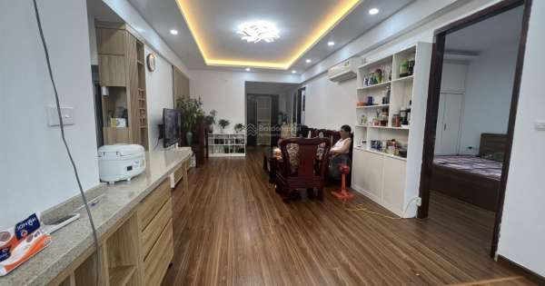 Chính chủ bán căn hộ chung cư E3 Vũ Phạm Hàm 93.7m2 nhận nhà ở ngay