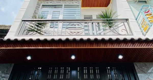 Cô Năm đi định cư cần bán gấp nhà ngay Emart Phan Văn Trị, P5, Gò Vấp. Giá 4.08tỷ/73m2 x 3 lầu 4PN