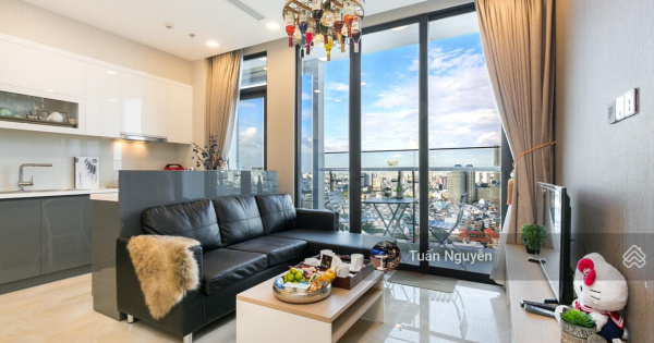 Tôi cần cho thuê CH 2PN Vinhomes Golden River Bason tầng cao, view sông L81 23tr - LH 0903 147 ***