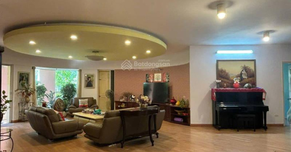 Bán căn 240m2, 4PN siêu vip chung cư Sudico Mỹ Đình Sông Đà. Full nội thất, nhà mới đón Tết 2025