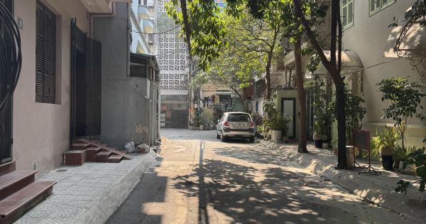 Nhà 5T mặt ngõ Núi Trúc gần Giang Văn Minh ô tô tránh có hè kinh doanh sầm uất DT 55m2 hai mặt tiền