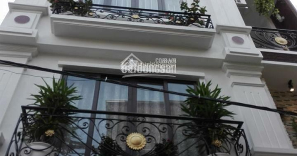 Cho thuê nhà phân lô Nguyên Hồng, DT 55m2 x 5 tầng, mặt tiền 4m, 2 ô tô tránh. Giá 19tr/th