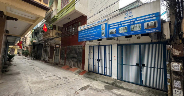 Bán nhà cấp 4 tại Tân Mai, Hoàng Mai. DT 43,3m2 - MT 5,8m nở hậu, mặt ngõ 2 oto tránh nhau