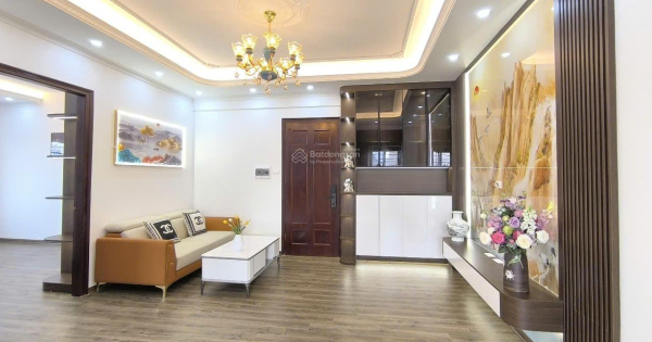 Bán căn hộ 75,1m2 - 2PN tòa 71 Nguyễn Chí Thanh. Giá hơn 5,35 tỷ