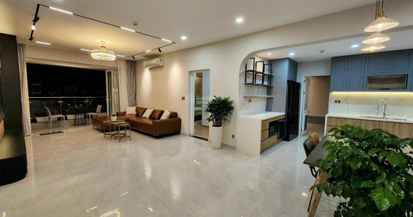 Bán gấp căn hộ Riverside Residence - 136m2 - 3PN - View Sông - Giá chỉ: 13.5 tỷ( Thương lượng)