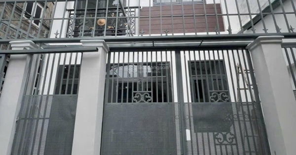 Nhà lầu Hiệp Bình Chánh đối diện Gigamall hẻm thông sổ hồng riêng