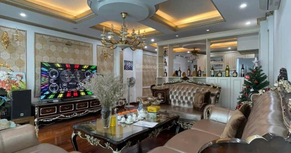 Chính chủ bán nhà phân lô Thái Hà ôtô đỗ cửa - Nhà cực đẹp - hai thoáng - sân rộng - 4 ngủ - Sổ đẹp