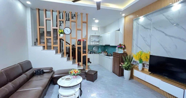 Bán nhà Nguyễn Văn Trỗi - Thanh Xuân, 30mx6 tầng, ngõ nông, ôtô đỗ cửa, thoáng sáng, giá 5.98 tỷ