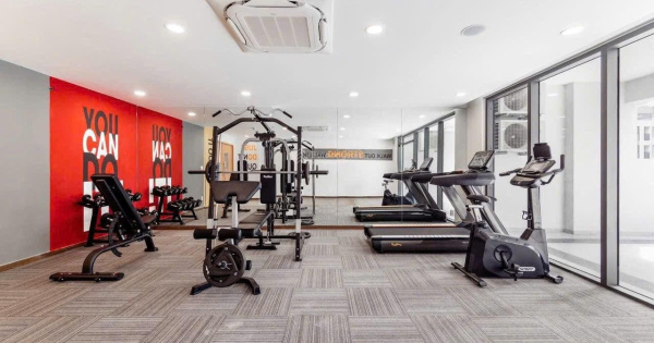 Căn hộ cao cấp MT giá chỉ 5,5 tr gần full nội thất. Rèm, máy lạnh, tủ, giường, bàn ăn, bàn pk