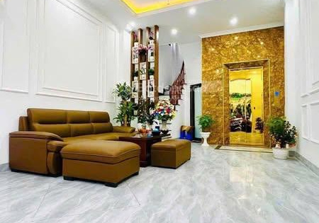 Chính chủ gửi bán nhà 5 tầng 54m2 thang máy phố Ngô Thì Nhậm, Hà Đông sát ô tô tránh - chỉ hơn 6 tỷ