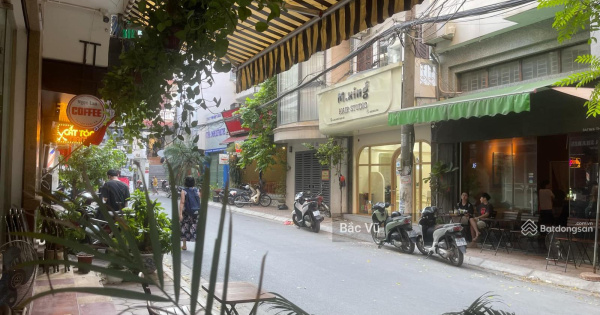 Bán nhà ngõ 91 Nguyễn Chí Thanh, Đống Đa, phân lô, đường ôtô, gara 7 chỗ, 46m2 chỉ 15.7 tỷ