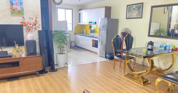 Gia đình tôi cần bán gấp căn 115m2 CC C37 Bộ Công An, 3PN full nội thất. Giá tôi bán 7,5 tỷ