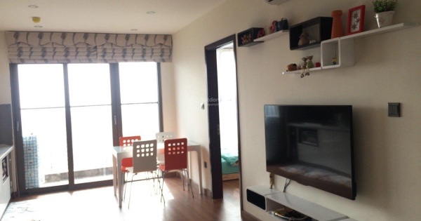 Cho thuê căn hộ chung cư Home City 177 Trung Kính 68m2, 2PN, full đồ đẹp, 15 tr/th. 0915 351 ***