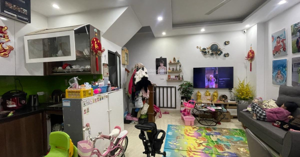 Cho thuê nhà riêng phố Xuân La - Tây Hồ, DT 40m2 x 5 tầng, 3PN, 10 triệu/th