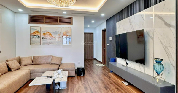 Chính chủ bán căn 3 ngủ 2WC Golden Park Phạm Văn Bạch, dt 96m, giá 9.3 tỷ, sẵn sổ, full nội thất