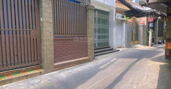 Nhà lâu năm, nở hậu, không LG QH - Lý Thái tổ - 4x8m, 4 tầng - nhích 5 tỷ