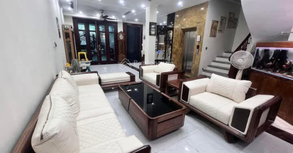 Dừng tìm! Bán nhà Đội Cấn, ngõ thông, phân lô, ô tô, dân xây, 102m2*5T