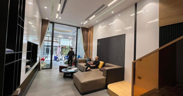 Bán nhà phường 10, HXH Lạc Long Quân Tân Bình; (7x13m) 4 tầng - 9,5 tỷ - ngay chợ Tân Bình