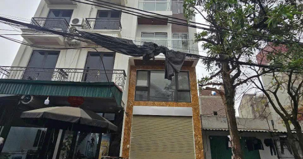 Bán nhà Thạch Bàn, gần chợ, vỉa hè kinh doanh. Thang Máy, view thoáng. LH 0965 858 ***