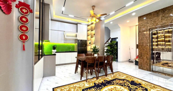 BÁN GẤP NHÀ MỄ TRÌ, NAM TỪ LIÊM 42MX6T, MT6M, THANG MÁY, LÔ GÓC, Ô TÔ 15M GIÁ 8.9 TỶ.