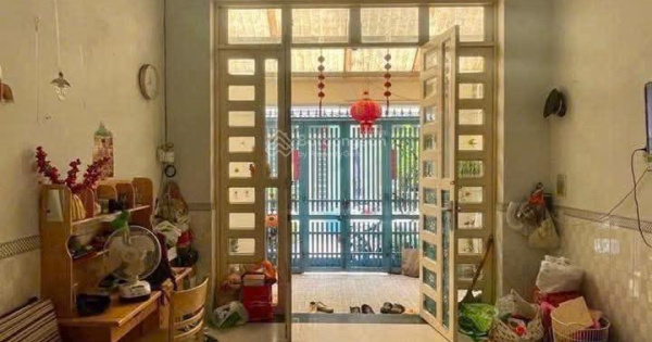 Đi định cư bán gấp nhà riêng giá 2TỶ650 tại Trường Chinh, Tân Bình, 46m2