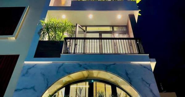 Cực hiếm! Chính chủ hạ giá bán gấp nhà 64,7m2 Võ Văn Tần, P5, Q3. Xây 4 tầng, giá 3 tỷ390tr